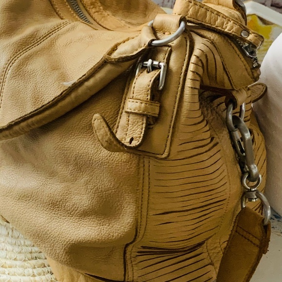 Liebeskin Berlin crossbody - Picture 7 of 9